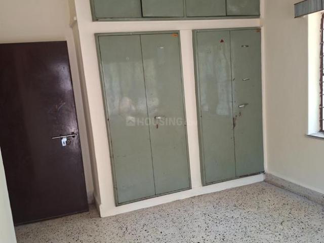 2 BHK Apartment in Shivaji Nagar for rent Nagpur. The reference number is 20527341