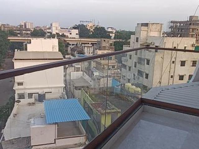 2 BHK Apartment in Shivaji Nagar for rent Nagpur. The reference number is 20900672