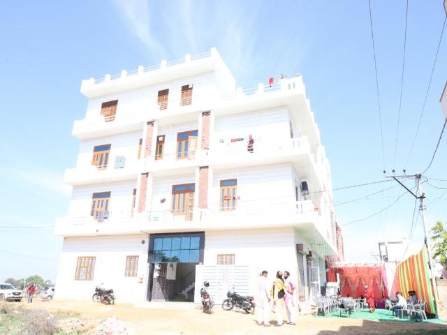 2 BHK Apartment in Shivsinghpura for rent Sikar. The reference number is 17788398