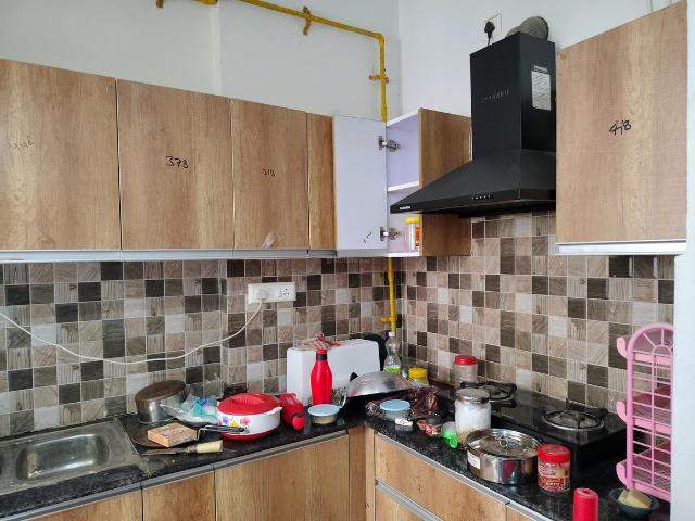 2 BHK Apartment in Siddharth Vihar for rent Ghaziabad. The reference number is 15547346
