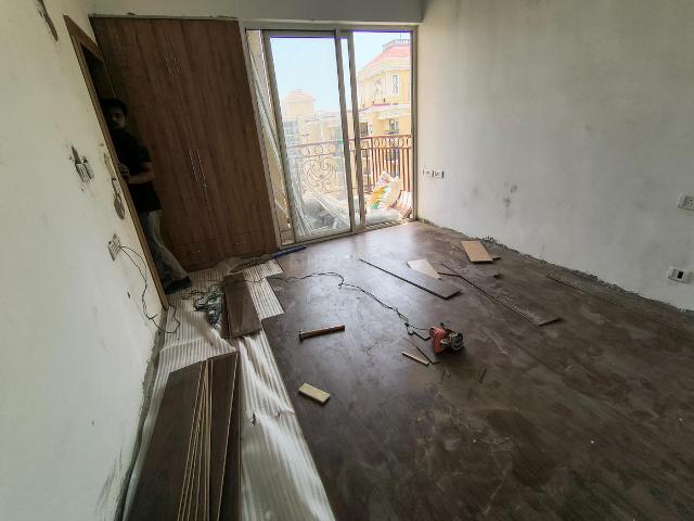 2 BHK Apartment in Siddharth Vihar for rent Ghaziabad. The reference number is 19041070