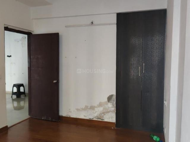 2 BHK Apartment in Siddharth Vihar for rent Ghaziabad. The reference number is 20152495