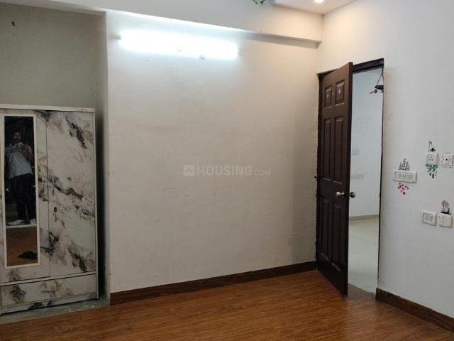 2 BHK Apartment in Siddharth Vihar for rent Ghaziabad. The reference number is 20171102
