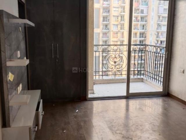 2 BHK Apartment in Siddharth Vihar for rent Ghaziabad. The reference number is 20455575