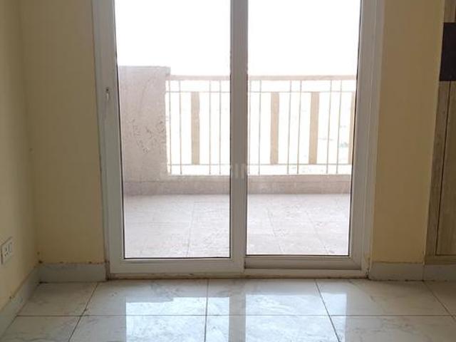 2 BHK Apartment in Siddharth Vihar for rent Ghaziabad. The reference number is 20517073