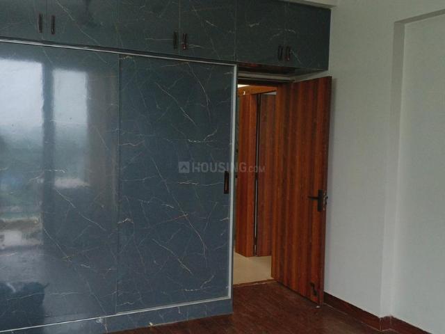 2 BHK Apartment in Siddharth Vihar for rent Ghaziabad. The reference number is 20871113