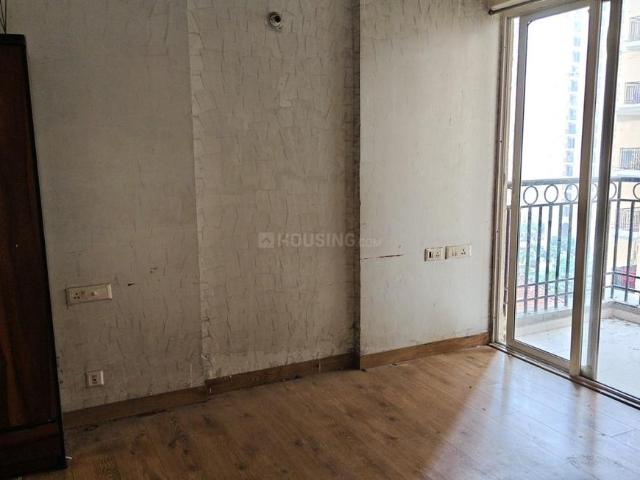 2 BHK Apartment in Siddharth Vihar for rent Ghaziabad. The reference number is 21000541