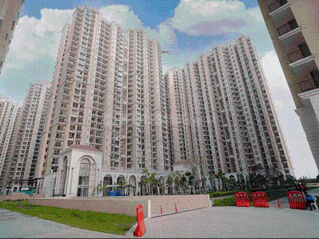 2 BHK Apartment in Siddharth Vihar for resale Ghaziabad. The reference number is 15938151