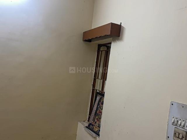 2 BHK Apartment in Siddhartha Extension for resale New Delhi. The reference number is 20091360