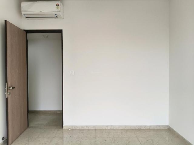 2 BHK Apartment in Sion for rent Mumbai. The reference number is 18566607