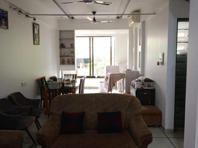 2 BHK Apartment in Sion for rent Mumbai. The reference number is 20321007