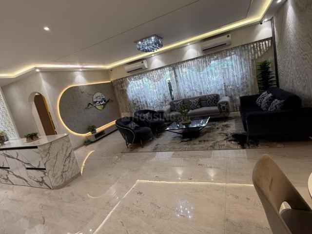 2 BHK Apartment in Sion for resale Mumbai. The reference number is 14015311