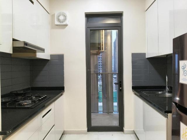 2 BHK Apartment in Sion for resale Mumbai. The reference number is 18553081