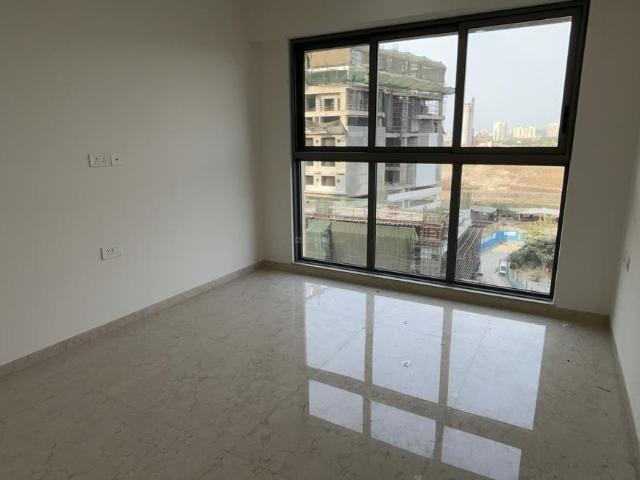 2 BHK Apartment in Sion for resale Mumbai. The reference number is 19204195