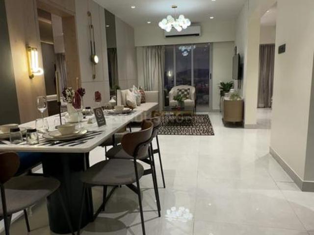 2 BHK Apartment in Sion for resale Mumbai. The reference number is 19442533