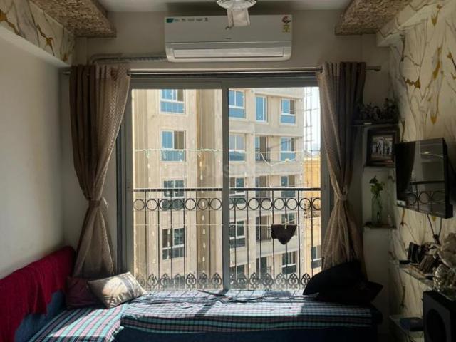 2 BHK Apartment in Sion for resale Mumbai. The reference number is 19748398
