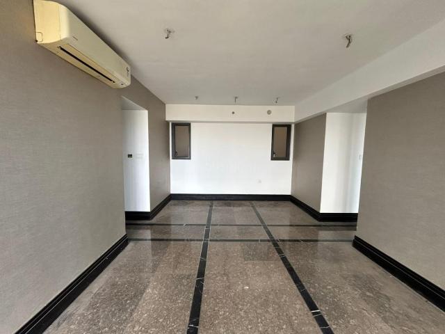 2 BHK Apartment in Sion for resale Mumbai. The reference number is 20483736