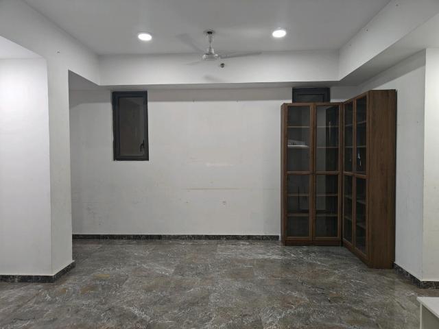 2 BHK Apartment in Sion for resale Mumbai. The reference number is 20409625