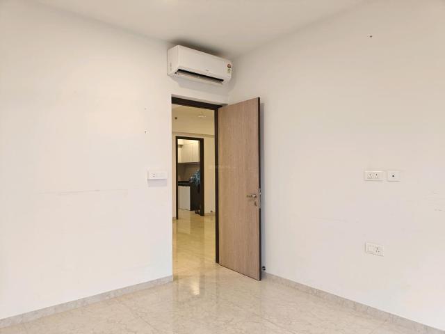 2 BHK Apartment in Sion for resale Mumbai. The reference number is 20897043