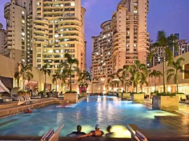 2 BHK Apartment in Powai for resale Mumbai. The reference number is 19686494