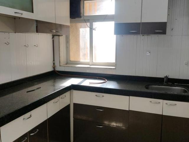 2 BHK Apartment in Powai for resale Mumbai. The reference number is 19102409