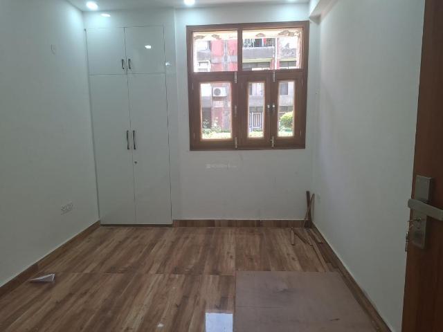 2 BHK Apartment in Patparganj for rent New Delhi. The reference number is 19847885