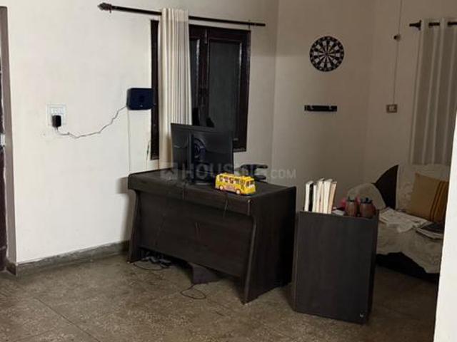 2 BHK Apartment in Patparganj for rent New Delhi. The reference number is 20485208