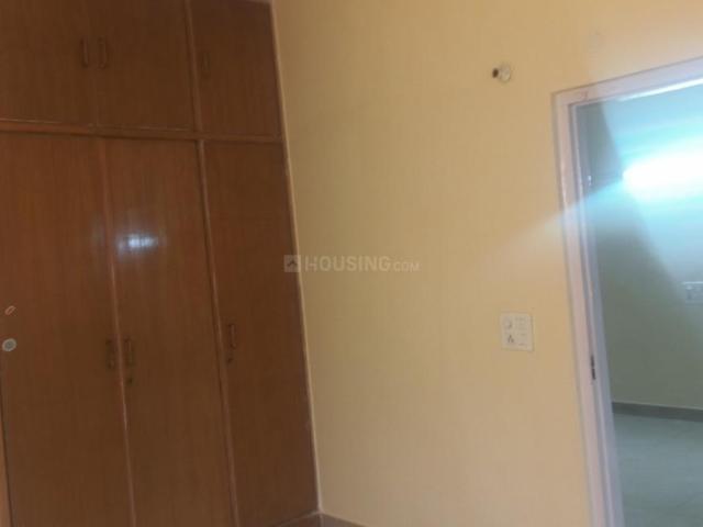 2 BHK Apartment in Patparganj for rent New Delhi. The reference number is 20099813