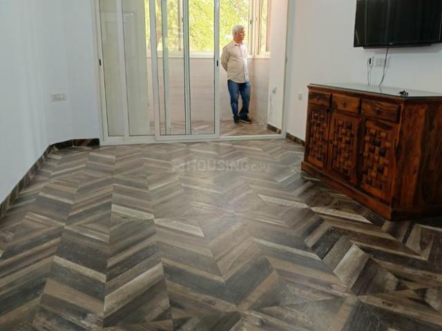 2 BHK Apartment in Patparganj for resale New Delhi. The reference number is 20305758