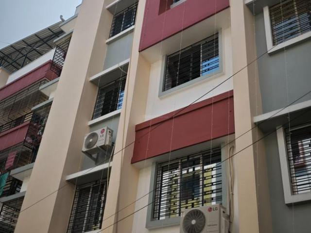 2 BHK Apartment in Patuli for resale Kolkata. The reference number is 18584457