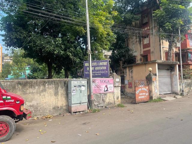 2 BHK Apartment in Paikpara for resale Kolkata. The reference number is 17470831