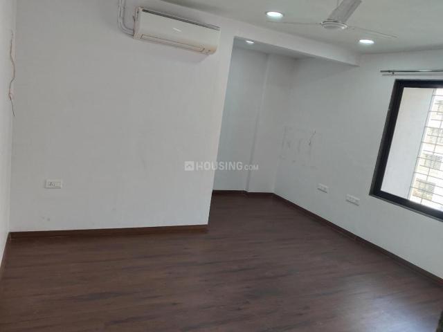 2 BHK Apartment in Pal for rent Surat. The reference number is 19335455