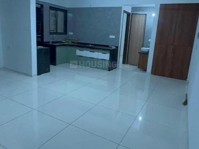 2 BHK Apartment in Pal for rent Surat. The reference number is 20074162