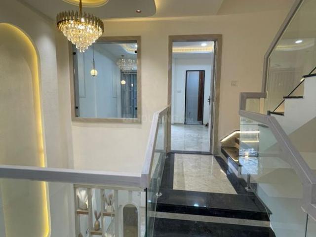2 BHK Apartment in Palasia for rent Indore. The reference number is 20181654