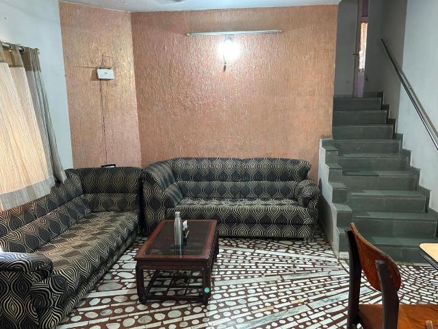 2 BHK Apartment in Paldi for rent Ahmedabad. The reference number is 20460566