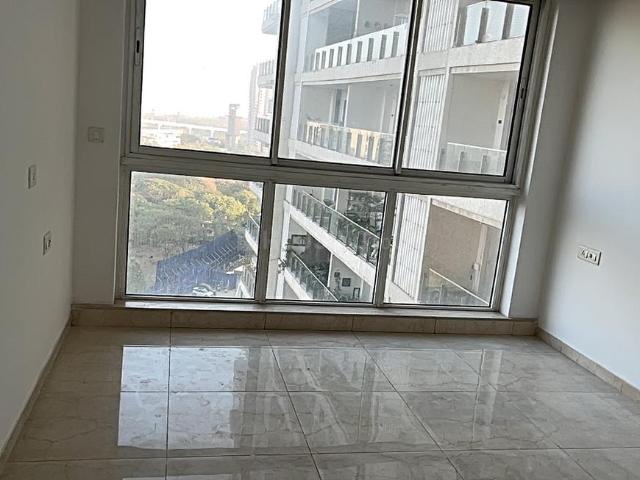 2 BHK Apartment in Parel for rent Mumbai. The reference number is 19460158