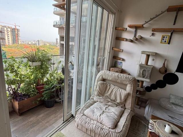 2 BHK Apartment in Parel for rent Mumbai. The reference number is 20655539