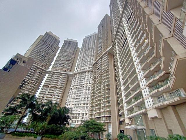 2 BHK Apartment in Parel for resale Mumbai. The reference number is 19829989