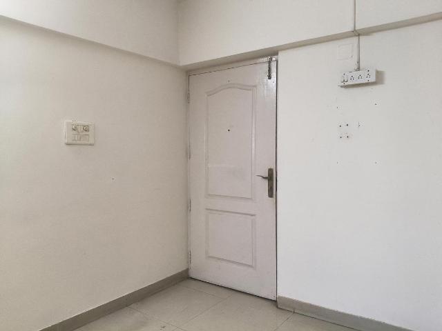 2 BHK Apartment in Parel for resale Mumbai. The reference number is 19361441