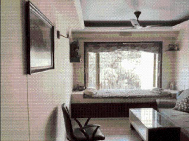 2 BHK Apartment in Parel for resale Mumbai. The reference number is 20241975