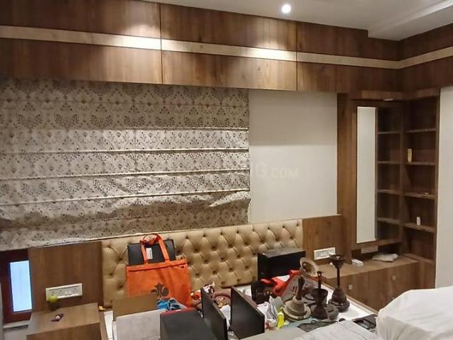 2 BHK Apartment in Park Street Area for rent Kolkata. The reference number is 19916092