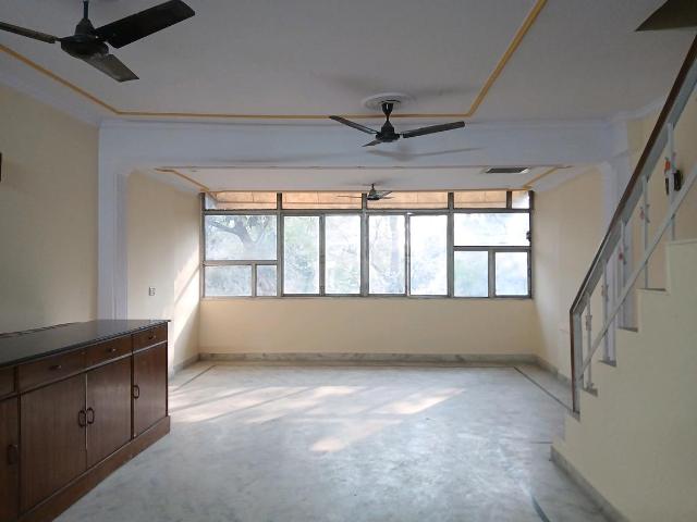 2 BHK Apartment in Paschim Vihar for rent New Delhi. The reference number is 15983071