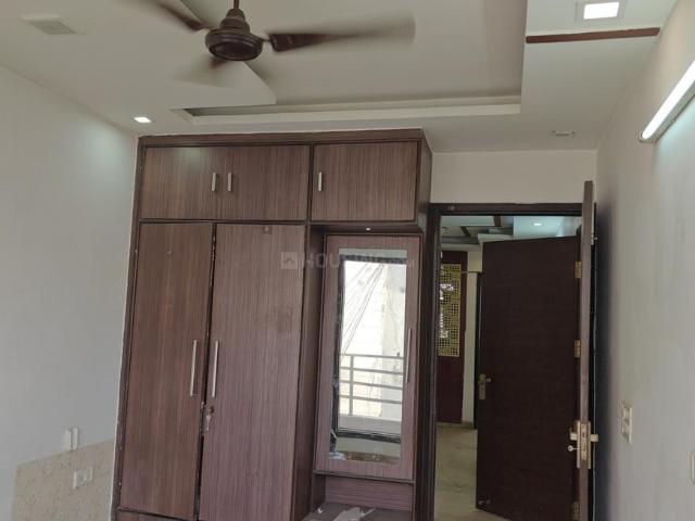 2 BHK Apartment in Paschim Vihar for rent New Delhi. The reference number is 19660655