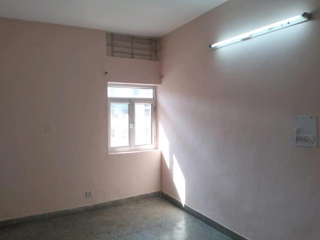 2 BHK Apartment in Paschim Vihar for rent New Delhi. The reference number is 19671054