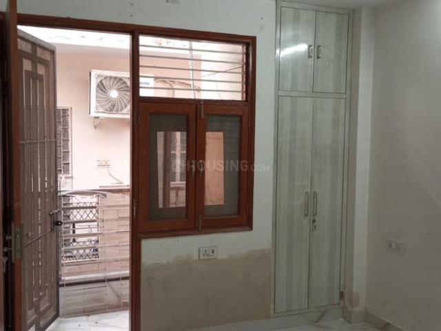 2 BHK Apartment in Paschim Vihar for rent New Delhi. The reference number is 19398298