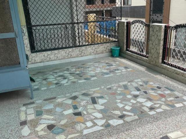 2 BHK Apartment in Paschim Vihar for rent New Delhi. The reference number is 20678105