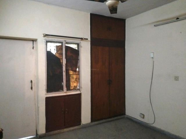 2 BHK Apartment in Paschim Vihar for rent New Delhi. The reference number is 20989502