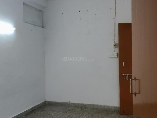 2 BHK Apartment in Paschim Vihar for rent New Delhi. The reference number is 20033747