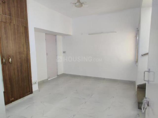 2 BHK Apartment in Paschim Vihar for rent New Delhi. The reference number is 20120641