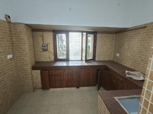 2 BHK Apartment in Paschim Vihar for rent New Delhi. The reference number is 20142531